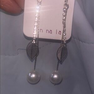 New Jinnala Elegant Silver Leaf Pearl & sparkle Dangle Earrings